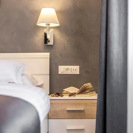 Apartament & Unicus I, Ii, Iii Split