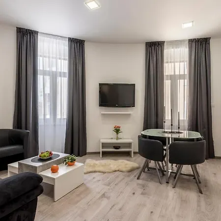 Apartamento & Unicus I, Ii, Iii In Center Split