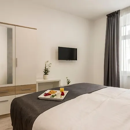 & Unicus I, Ii, Iii Apartament