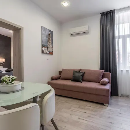 Apartment & Unicus I, Ii, Iii *