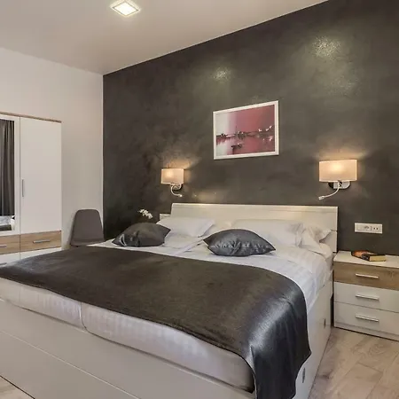 & Unicus I, Ii, Iii Apartament *
