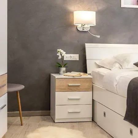 Apartament & Unicus I, Ii, Iii Split